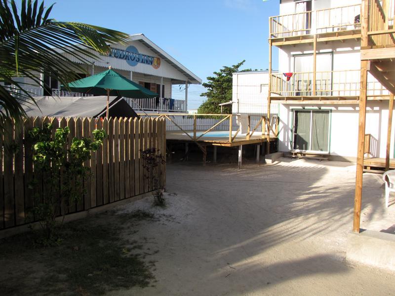 Pedro'S Hotel & Inn San Pedro  Exteriör bild